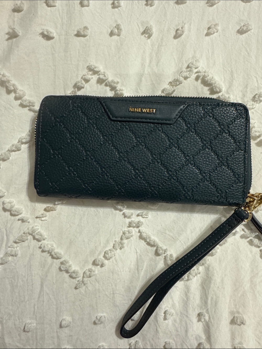 Nine West Teal Green Quilted Zip-Around Leatherette Wristlet Wallet